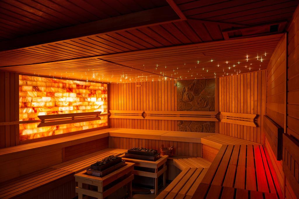 Hotel Uroczysko Cedzyna Экстерьер фото