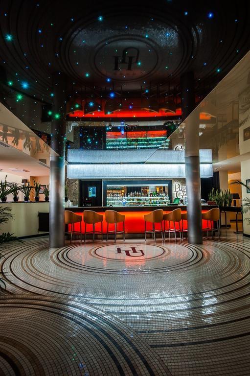 Hotel Uroczysko Cedzyna Экстерьер фото