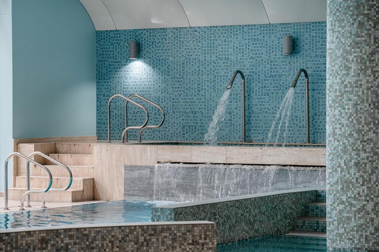 Hotel Uroczysko Cedzyna Экстерьер фото