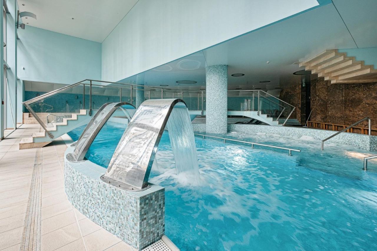 Hotel Uroczysko Cedzyna Экстерьер фото