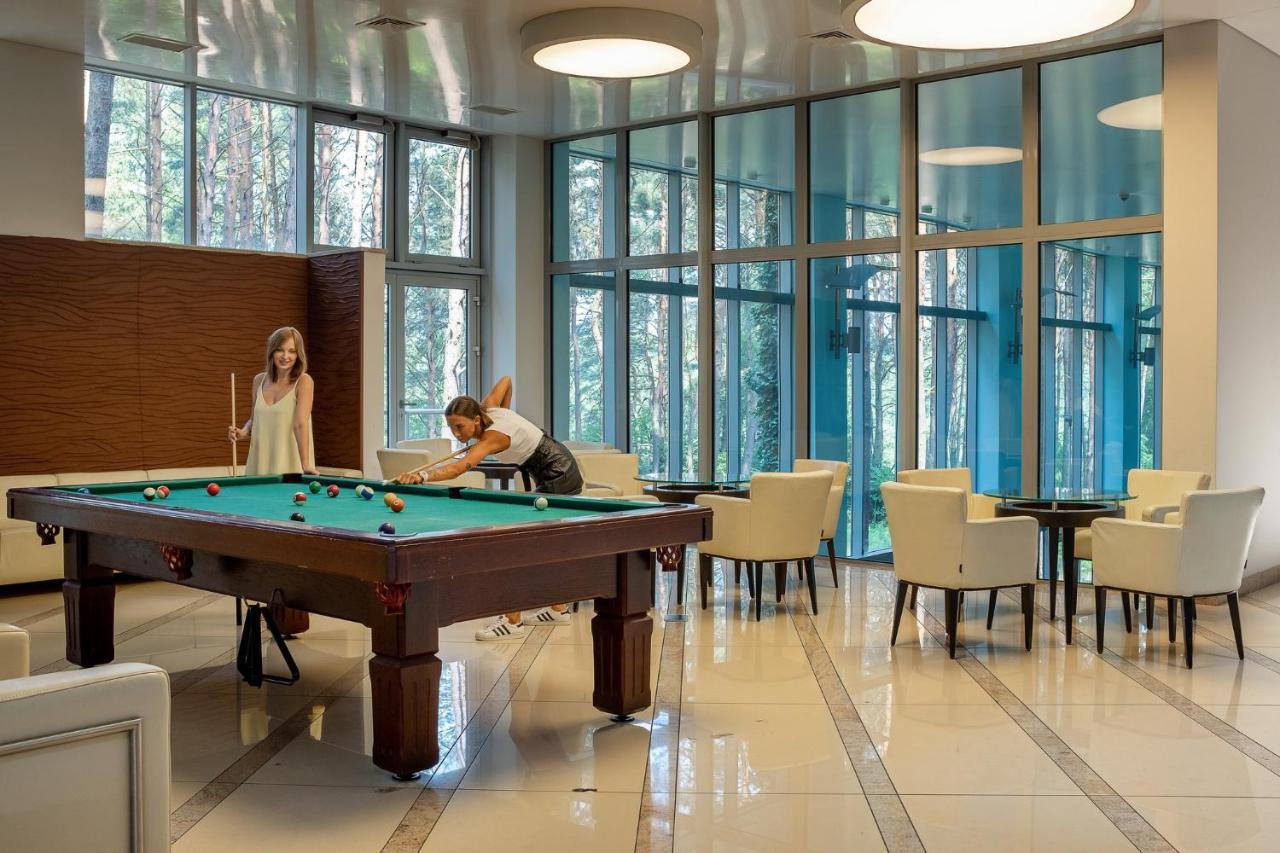 Hotel Uroczysko Cedzyna Экстерьер фото