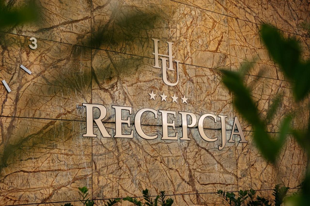 Hotel Uroczysko Cedzyna Экстерьер фото