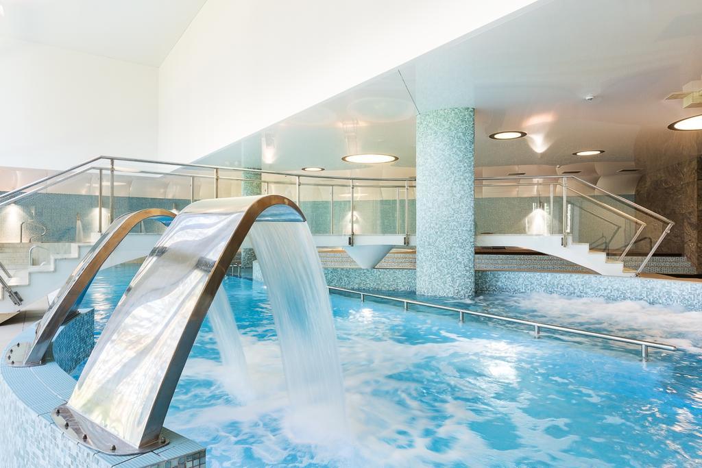 Hotel Uroczysko Cedzyna Экстерьер фото